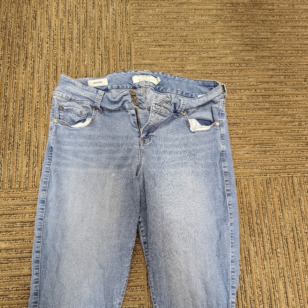 Light blue, highwasted, Torrid jeggings